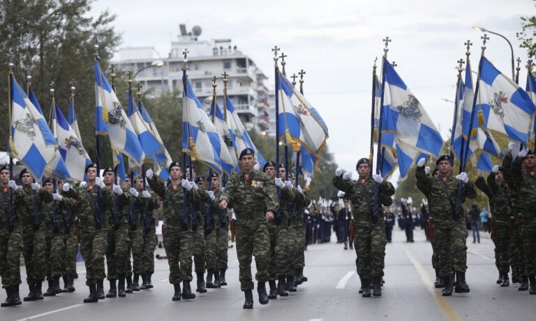 Μπάχαλο με την παρέλαση στη Θεσσαλονίκη – Κανονικά τελικά μαθητική και στρατιωτική