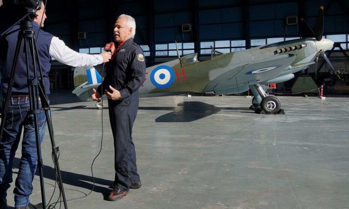 28η Οκτωβρίου: Ιστορική πτήση του Supermarine Spitfire MJ755 στους αιθέρες της Θεσσαλονίκης – Ποιος είναι ο πιλότος
