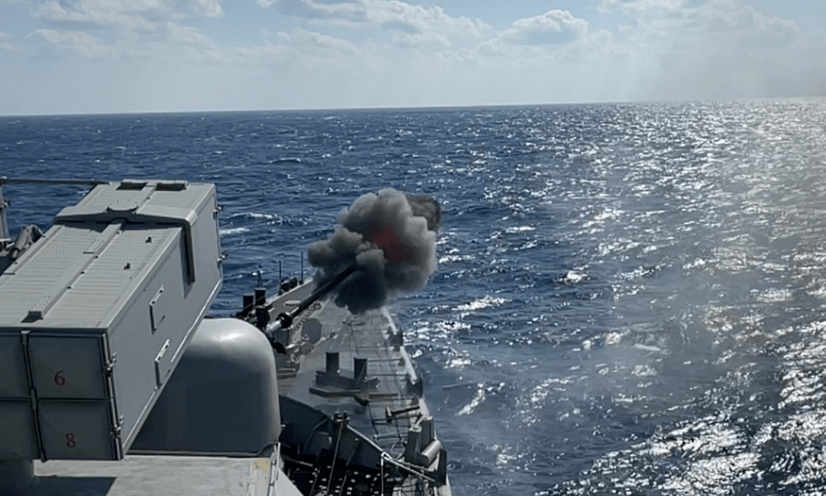 Ελληνοτουρκικά: Επίδειξη δύναμης στο Αιγαίο – Ο ελληνικός στόλος σκόρπισε τον τρόμο (vid)