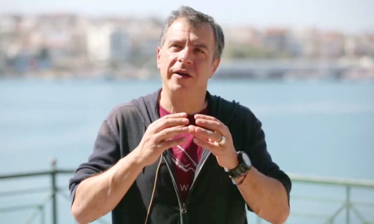 Πρωταγωνιστές: Ο Σταυρός Θεοδωράκης επιστρέφει με τους Πρωταγωνιστές 28/10 στις 00:30 στον Alpha!