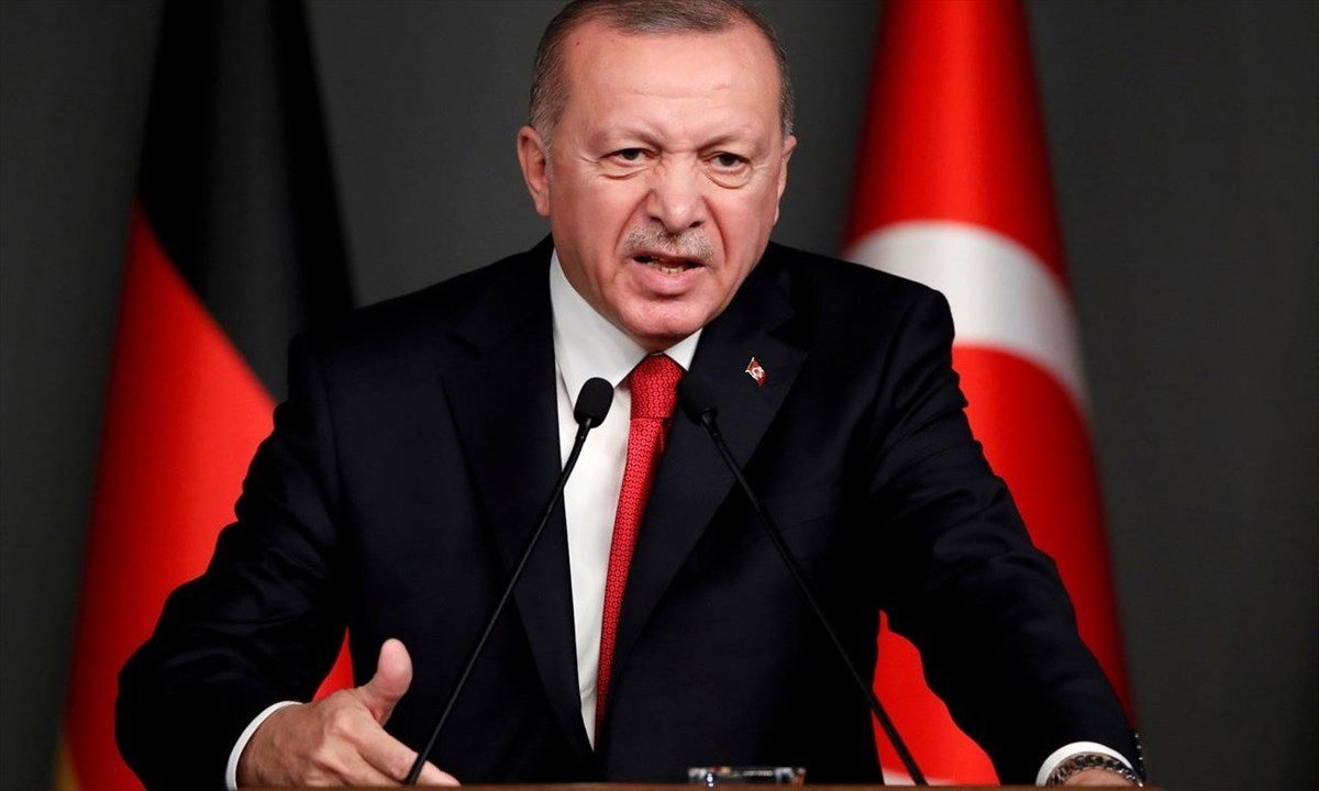 Στα τάρταρα η τουρκική λίρα – Ο Ερντογάν μιλάει για οικονομικό πόλεμο