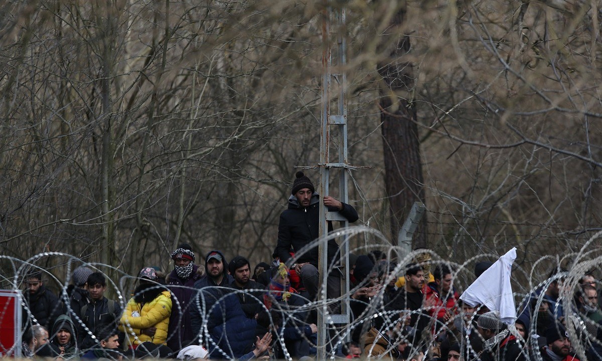 Ελληνοτουρκικά: Άρχισε να στέλνει μετανάστες στον Έβρο ο Ερντογάν; Δείτε τι συμβαίνει τώρα