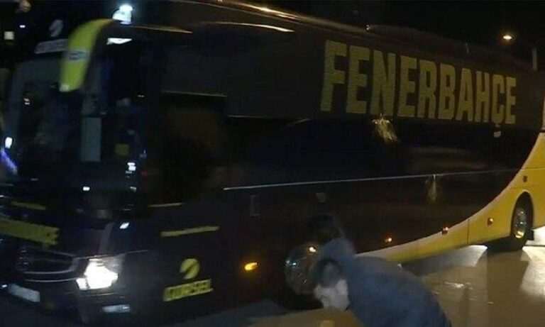 Φενέρμπαχτσε: Επίθεση στο λεωφορείο της στη Σμύρνη!