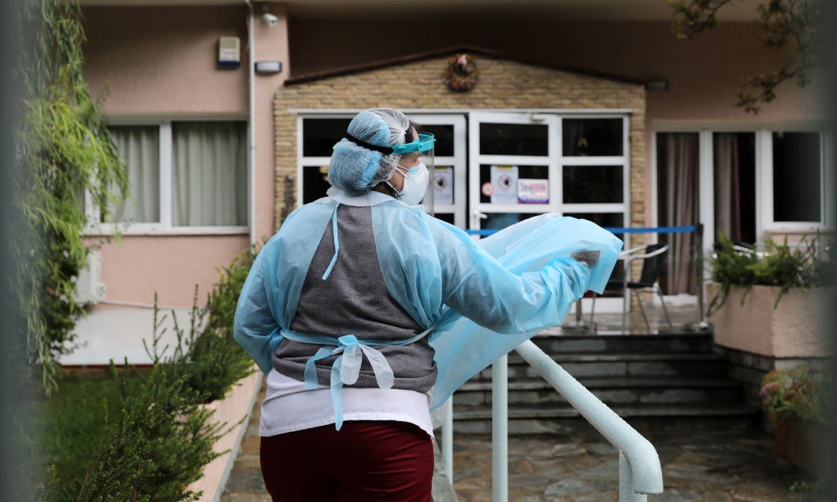 Κορονοϊός κρούσματα: Και νέο αρνητικό ρεκόρ – Πάνω από 7.000!