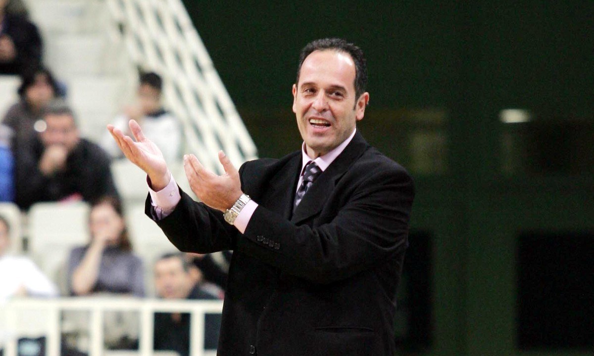 Ηρακλής: «Θλίψη για τον θάνατο του Δημήτρη Καρβέλα»