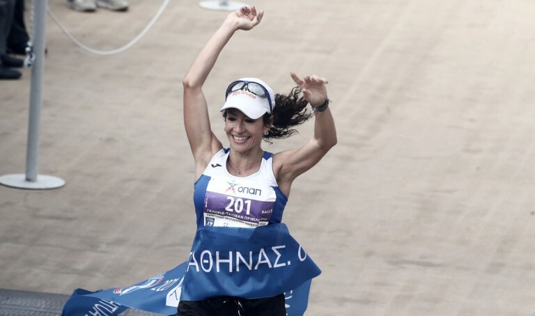 Η Γκλόρια Πριβιλέτζιο ήταν η νικήτρια στον 38ο Αυθεντικό Μαραθώνιο της Αθήνας τερματίζοντας σε 2:41.30, που είναι ρεκόρ της στον αγώνα.