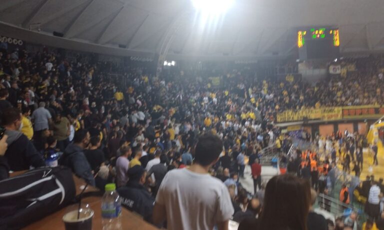 Άρης – Ηρακλής: Φίλαθλος διακομίστηκε στο νοσοκομείο με καρδιακό επεισόδιο (vid)