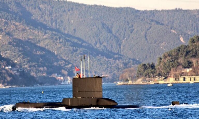 Ελληνοτουρκικά: Βραβεύτηκε ο λογαχός που συνέτριψε το τουρκικό υποβρύχιο το 1997!