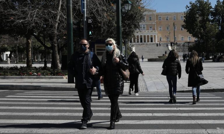Κορονοϊός: Μάσκες παντού και lockdown από τη 1 μετά τα μεσάνυχτα;