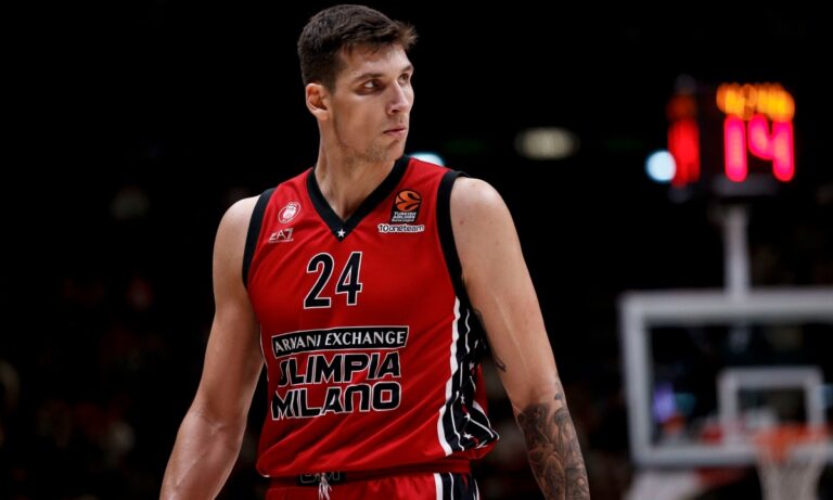 Μήτογλου: Μπαίνει στο χειρουργείο, τουλάχιστον 6 εβδομάδες εκτός