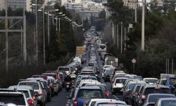 Κυκλοφοριακό πρόβλημα ΤΩΡΑ: Πού έχει κίνηση στους δρόμους