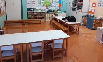 Κοινωνία: Καλλιθέα: Πλημμύρισε νηπιαγωγείο – Εικόνες ντροπής για ακόμη μια φορά