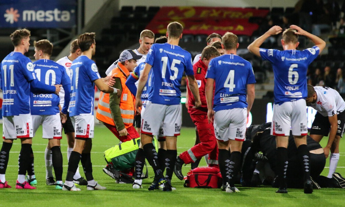 Νορβηγία: Σοκ με κατάρρευση ποδοσφαιριστή στο γήπεδο – Διακόπηκε ο αγώνας