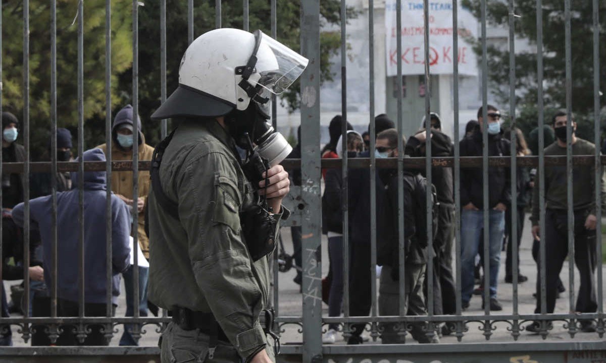 Πολυτεχνείο: Αστακός η Αθήνα με 6000 αστυνομικούς – Κλειστοί δρόμοι