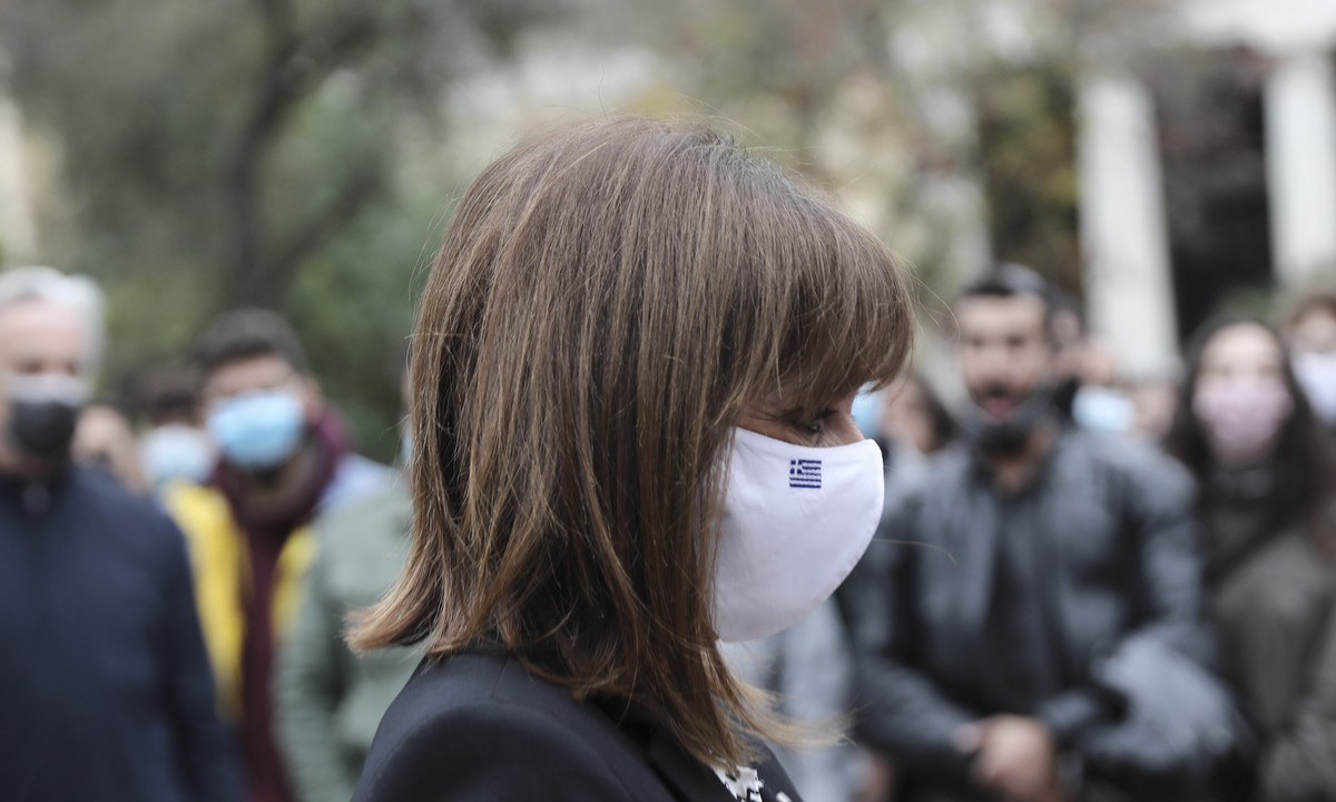 Σακελλαροπούλου: Οι αόρατες γυναίκες bodyguard της Ελληνίδας ΠτΔ – Η γυναίκα υπασπιστής
