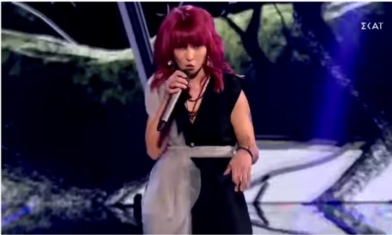 The Voice: «Κατάπιε» τη σκηνή με τρελή ροκιά! – «Παγωτό» ο Μουζουράκης!