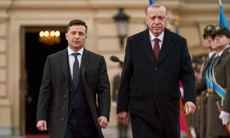 Τουρκία: Το Κρεμλίνο βρήκε ξαφνικά φυτοφάρμακα στα τουρκικά φρούτα – Πληρώνει τα Bayraktar η Άγκυρα