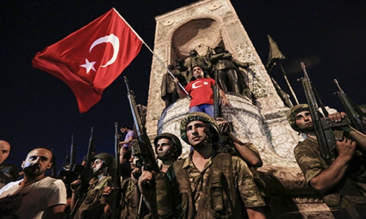 Ρώσοι: Βλέπουν πραξικόπημα κατά Ερντογάν – Ο τουρκικός στρατός δεν εκτελεί τις εντολές του