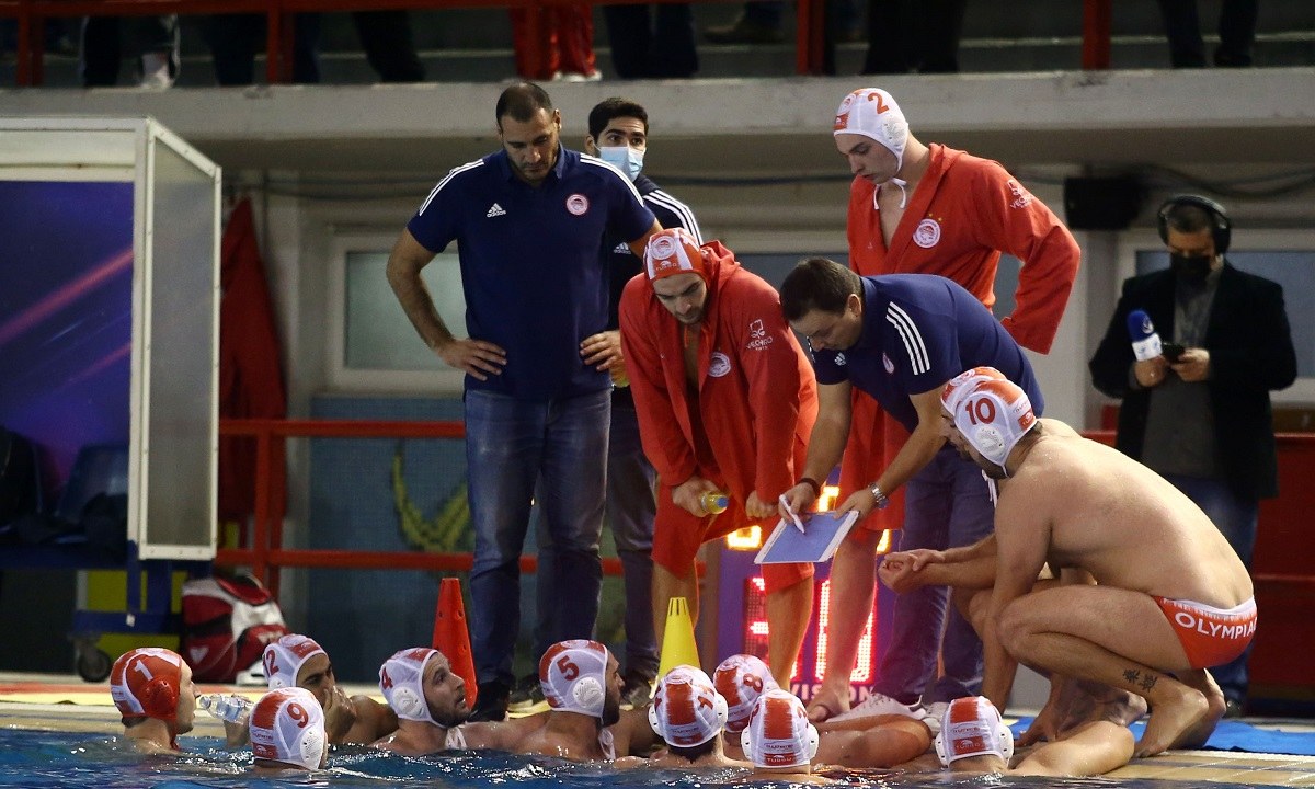 Ο Ολυμπιακός γνώρισε την πρώτη του ήττα στο LEN Champions League, καθώς ηττήθηκε με 8-7 από την Μπρέσια στην Ιταλία.