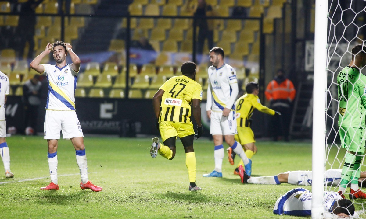 Άρης - Αστέρας Τρίπολης: Ο Μπρούνο Γκάμα άνοιξε το σκορ στο 41ο λεπτό της αναμέτρησης της 12ης αγωνιστικής της Super League στο «Βικελίδης». 