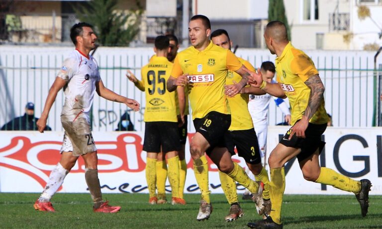 Super League 2 - 1ος όμιλος: ΑΕΛ και Αναγέννηση Καρδίτσας κέρδισαν εύκολα Απόλλωνα Πόντου και Τρίκαλα, πριν τη μεταξύ τους αναμέτρηση.