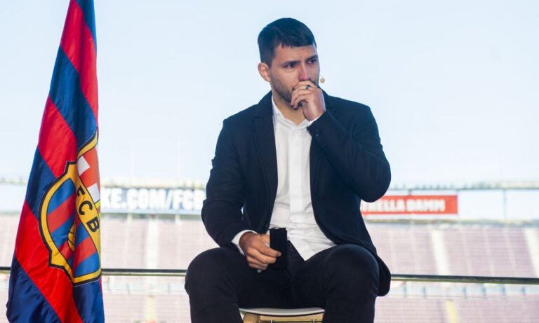 Την αποχώρησή του από το ποδόσφαιρο ανακοίνωσε σε μια συγκινητική συνέντευξη Τύπου ο Σέρχιο Αγουέρο.