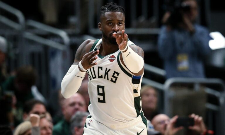 Μπακς: Επέστρεψε ο Γουέσλι Μάθιους στη θέση του Καλαϊτζάκη