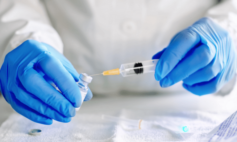 Εμβολιασμός: Υποχρεωτικός και στους άνω των 50!