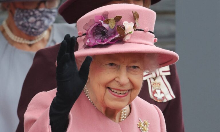 Βασίλισσα Ελισάβετ: Ψάχνει υπάλληλο και «ζαλίζει» το αστρονομικό ποσό που δίνει