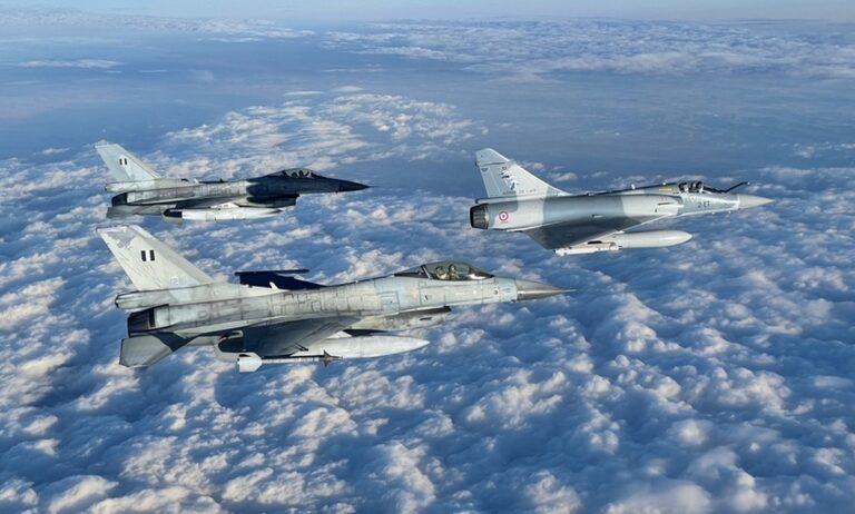 Πολεμική Αεροπορία: Οι Έλληνες άφησαν άφωνους τους ξένους του ΝΑΤΟ – Οι Κεραυνοί της 330Μ δεν… πιάνονται!