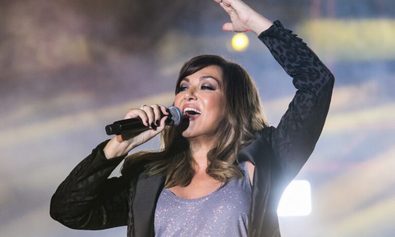 J2US: Η Καίτη Γαρμπή μπαίνει στο σόου για να «απογειώσει» την τηλεθέαση! (vid)