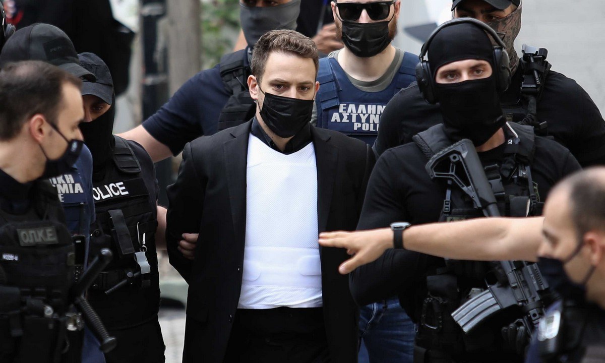 Έγκλημα στα Γλυκά Νερά: Σε δίκη ο Μπάμπης Αναγνωστόπουλος – Τα δυο κακουργήματα