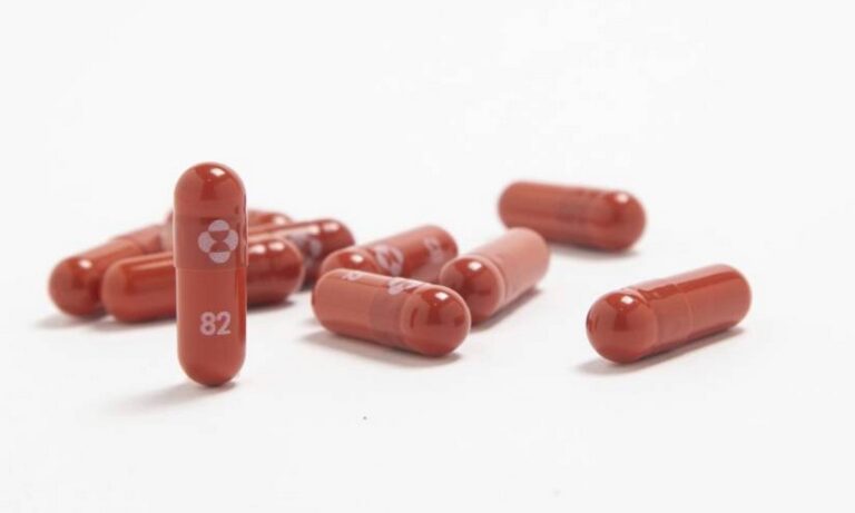 Κορονοϊός: Η Merck καταγγέλλει για πιθανές παρενέργειες τον αντιικό φάρμακο της Pfizer