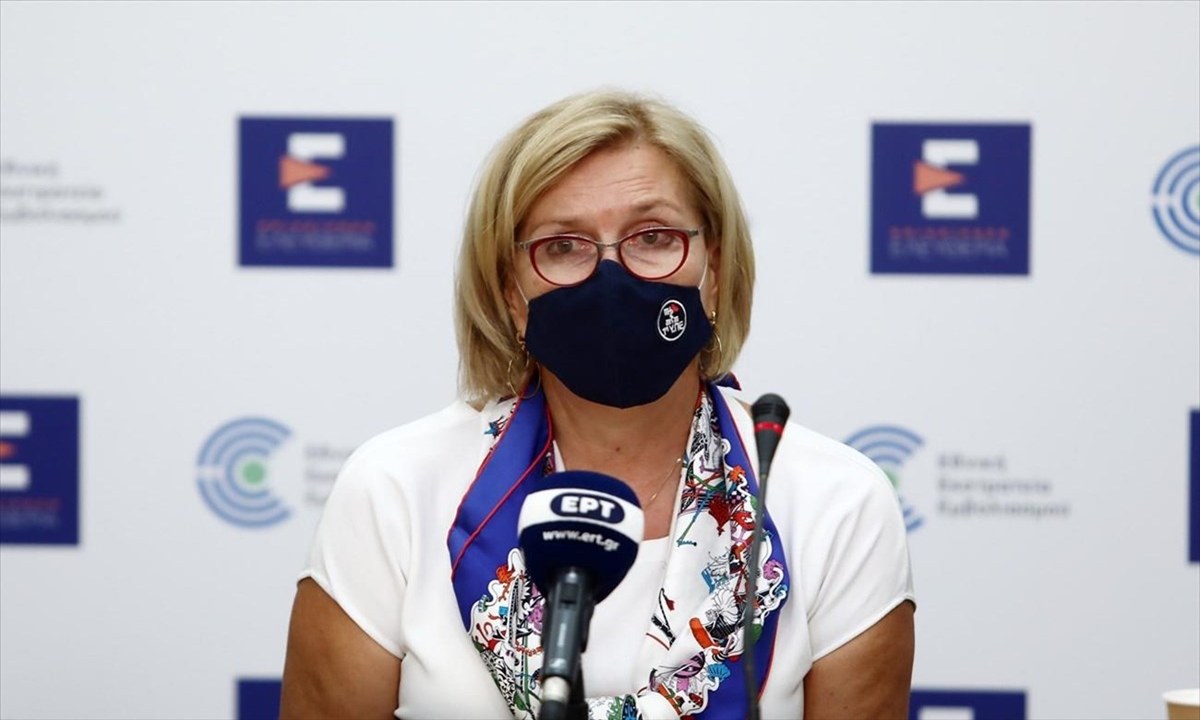 Το παραδέχθηκε η Μίνα Γκάγκα: «Έχουμε έλλειψη προσωπικού στο ΕΣΥ» – Τότε γιατί διώχτηκαν 7.000 υγειονομικοί;