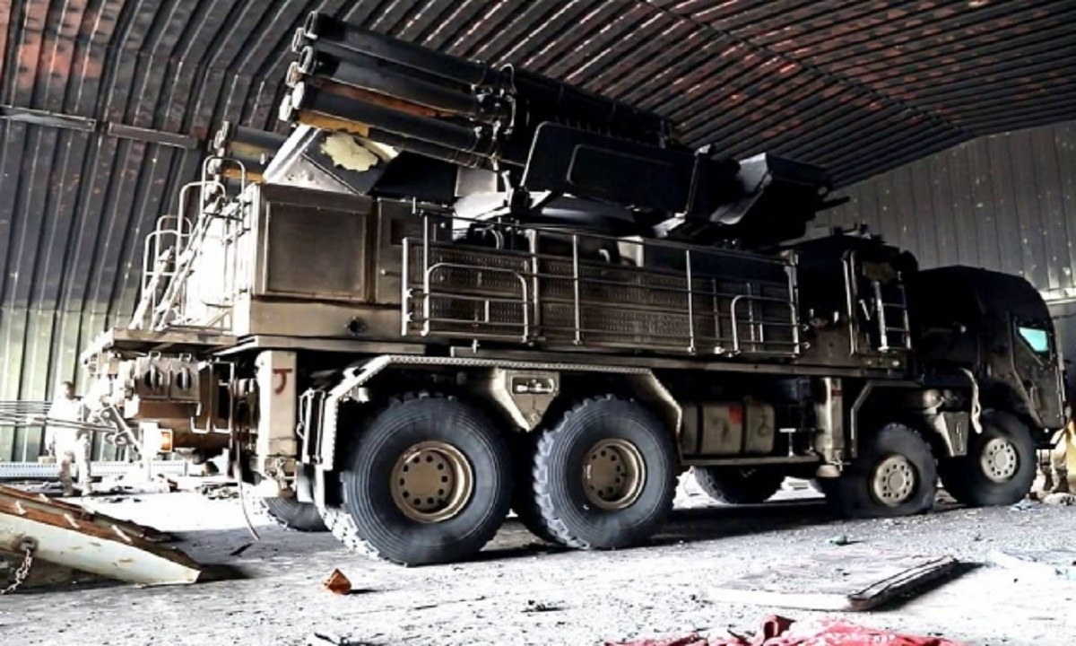 Man sx45 панцирь. уничтоженный панцирь 1с. зрпк панцирь-с1 сирия. зрк панцирь-1с на украине. панцирь с на украине 2022.