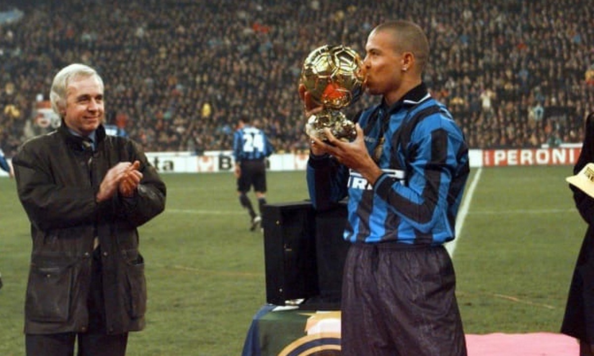 Σαν σήμερα 19 Δεκεμβρίου του 1997 το «Φαινόμενο» Ρονάλντο κατακτάει την πρώτη του χρυσή μπάλα
