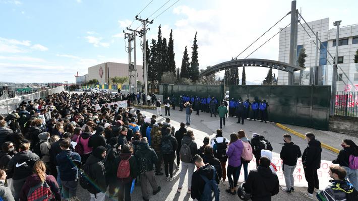 Φοιτητές ΤΕΦΑΑ: Συγκέντρωση διαμαρτυρίας έξω από το Υπουργείο Παιδείας για την απόσυρση του νέου αθλητικού νομοσχεδίου (pics)