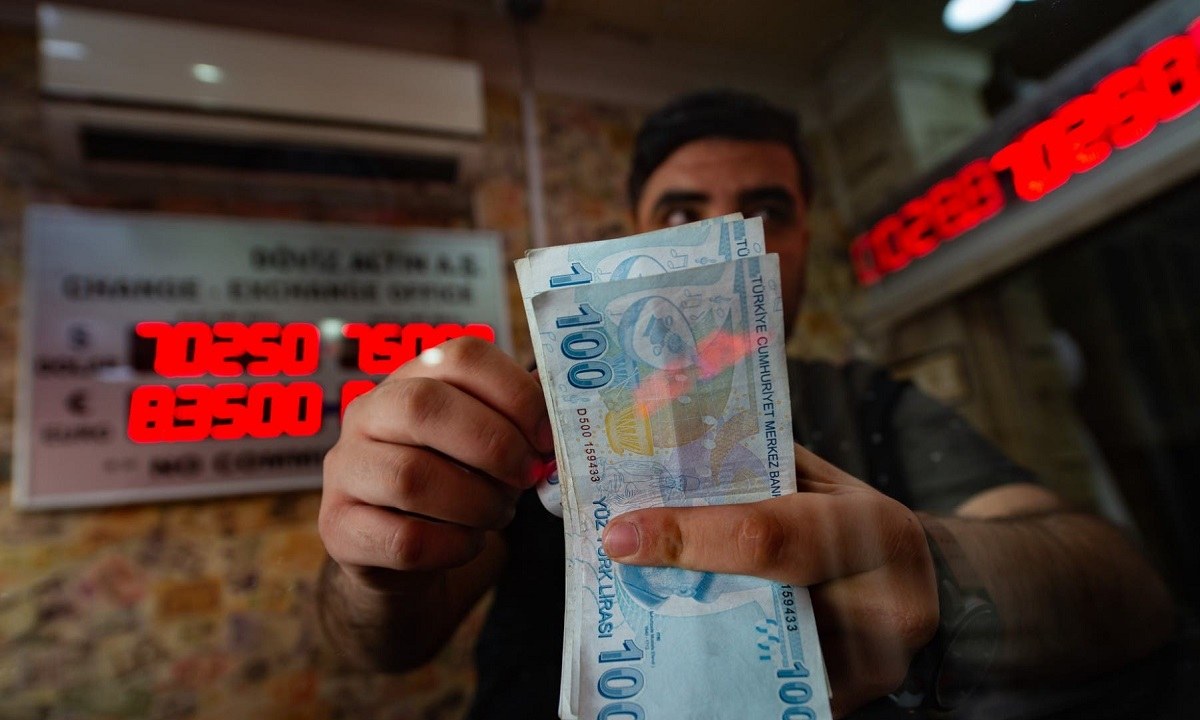 Τουρκία: Σε δύσκολη κατάσταση έχει περιέλθει η οικονομία και ήδη άρχισαν να διακινούνται σενάρια ακόμα και χρεοκοπίας.