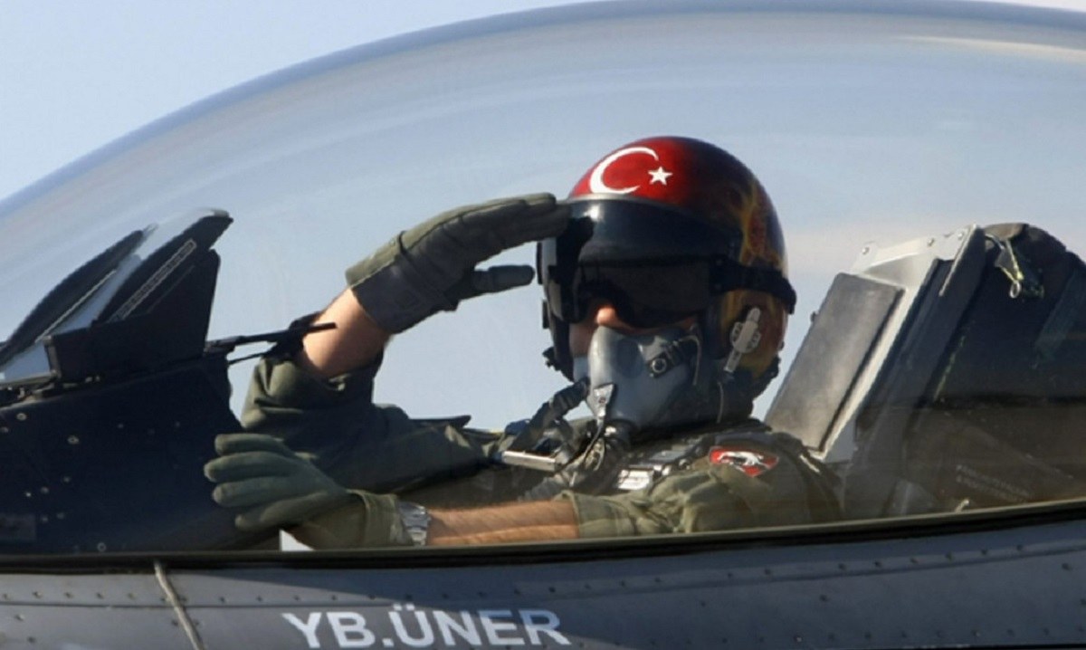 Ελληνοτουρκικά - Τούρκος πιλότος: «Πετάω 23 χρόνια μαχητικά και είμαι άνεργος, την ώρα που Έλληνες εργάζονται στις τουρκικές αερογραμμές».