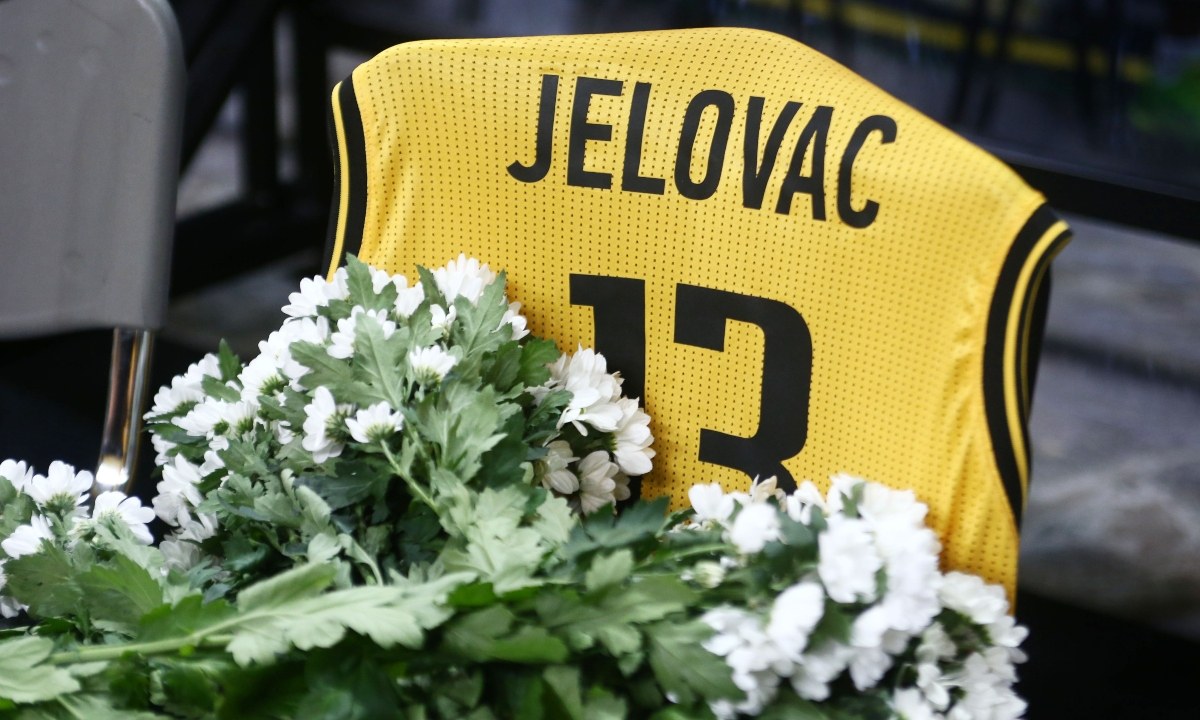 ΑΕΚ: «Ράγισαν» τα τσιμέντα στο κλειστό των Άνω Λιοσίων για τον Γέλοβατς (vid)