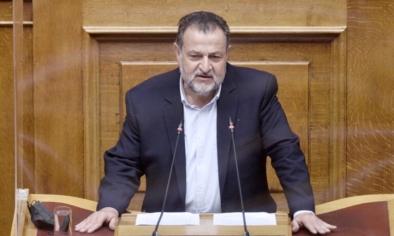 Ο βουλευτής του ΚΙΝΑΛ, Βασίλης Κεγκέρογλου, κρούει τον κώδωνα του κινδύνου για τα σωματεία του ερασιτεχνικού ποδοσφαίρου.