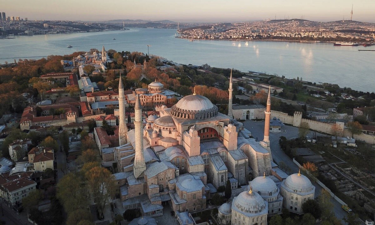 Toυρκία: Έξαλλοι οι Τούρκοι – Η Αγιά Σοφιά δεν εμφανίζεται ως τζαμί