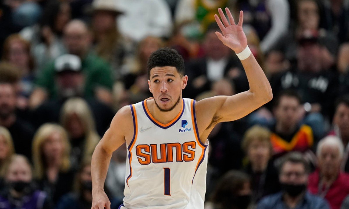 Το Φοίνιξ πήρε το ντέρμπι με τη Γιούτα με «40άρα» του Μπούκερ! – Οι βαθμολογίες στο NBA