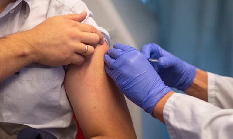 Κορονοϊός - Εμβόλιο: Αυτοί θα κάνουν πρώτοι την 4η δόση
