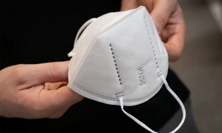 Μάσκα KN95: Μην ψάχνετε για προσφορές – Έτσι την χρησιμοποιείτε για 2η φορά
