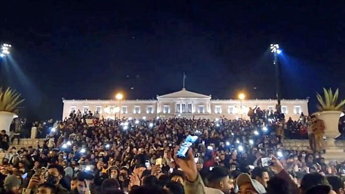 Να απαντήσουν οι ειδικοί: Άφησε ενδημικό αποτύπωμα η πακιστανική «φιέστα» στο Σύνταγμα ή πάλι θα φταίνε οι «ανεύθυνοι» Έλληνες;