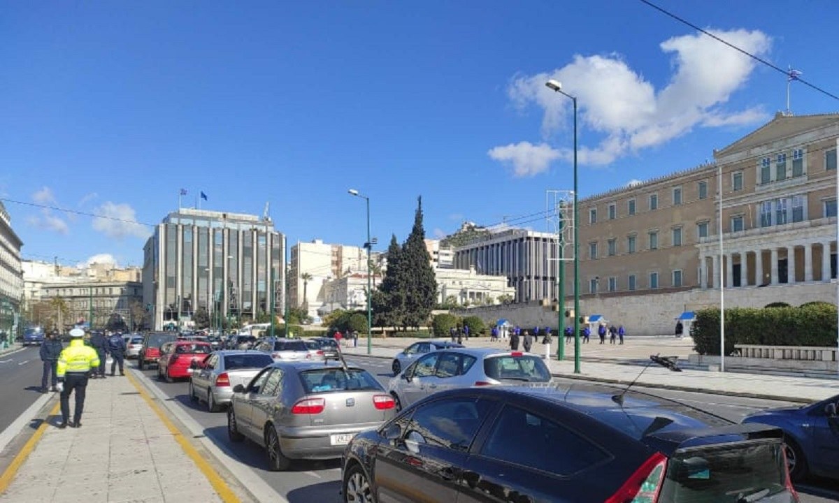 Υγειονομικοί: Αυτοκινητοπομπή διαμαρτυρίας κατά του υποχρεωτικού εμβολιασμού