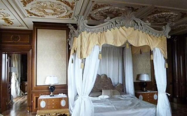 Τουρκία: Ο Πούτιν έφτιαξε βίλα με αίθουσα στριπτίζ