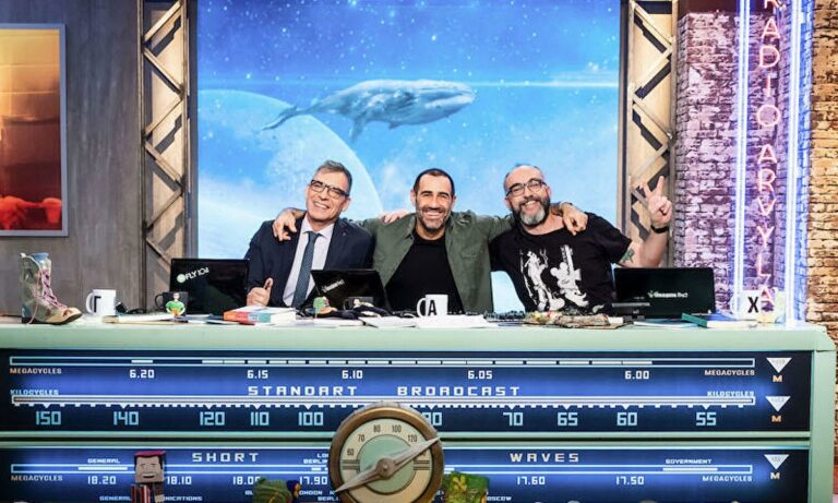 Ράδιο Αρβύλα: Επιστροφή τη Δευτέρα 10 Ιανουαρίου – Ποιος θα αντικαταστήσει τον Στάθη Παναγιωτόπουλο;