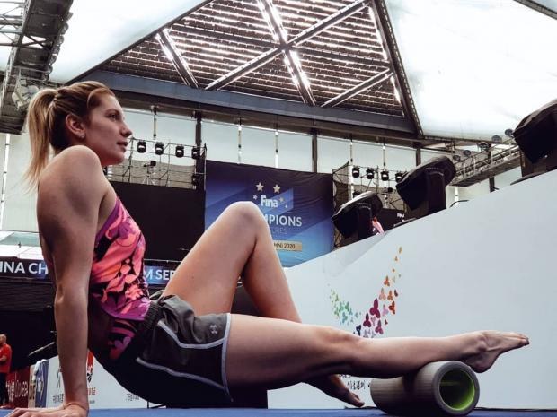 H Ρωσίδα κολυμβήτρια που θεωρείται πως έχει τα πιο ωραία πόδια στον κόσμο